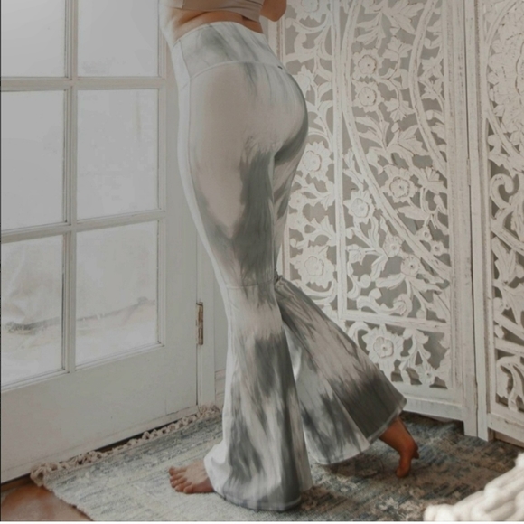 Mika Yoga Wear Pants - LOWEST PRICE ! NWOT Mika Bella yoga bottom pant